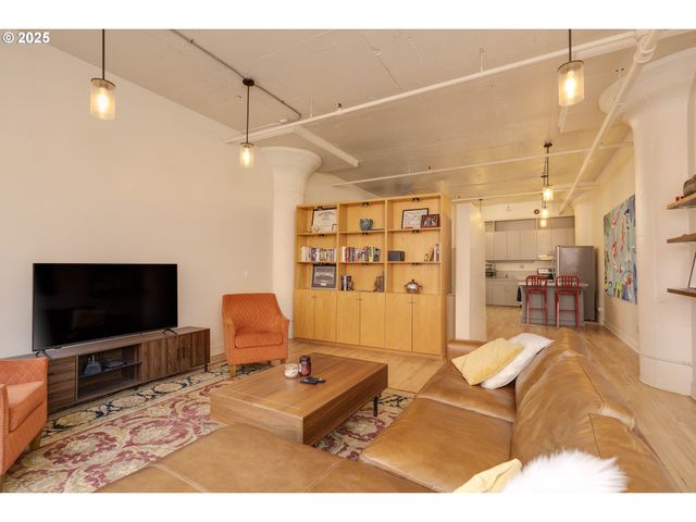 1314 Nw IRVING St 212, Portland, OR 97209