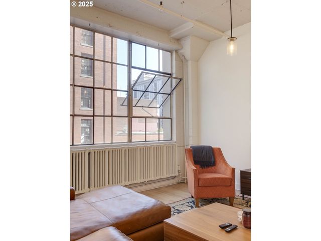 1314 Nw IRVING St 212, Portland, OR 97209