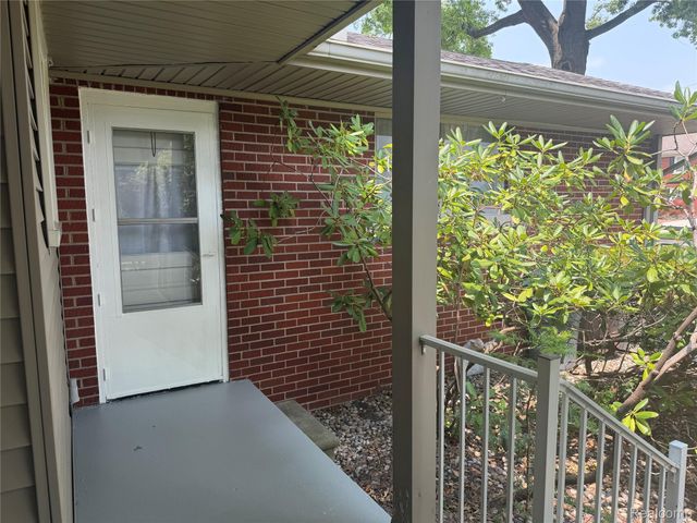 2221 Davis Street, Wyandotte, MI 48192