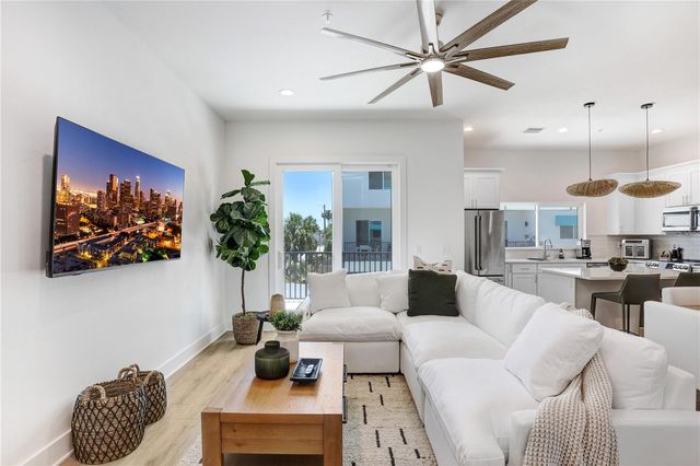 15405 GULF BOULEVARD B4, St Petersburg, FL 33708