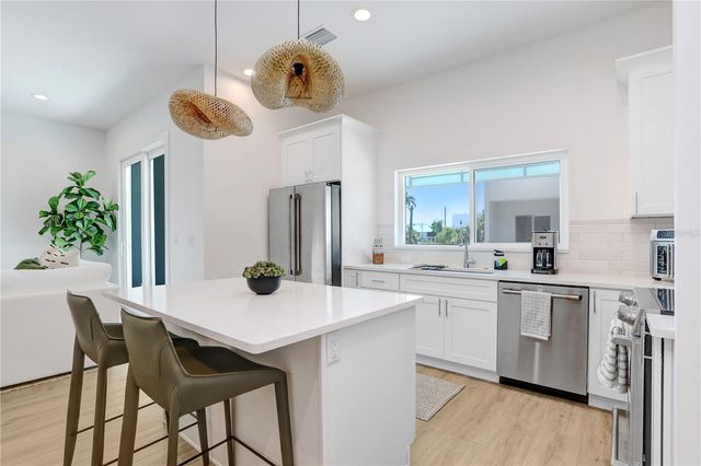 15405 GULF BOULEVARD B4, St Petersburg, FL 33708