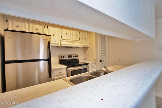 6201 Escondido Drive 13B, El Paso, TX 79912