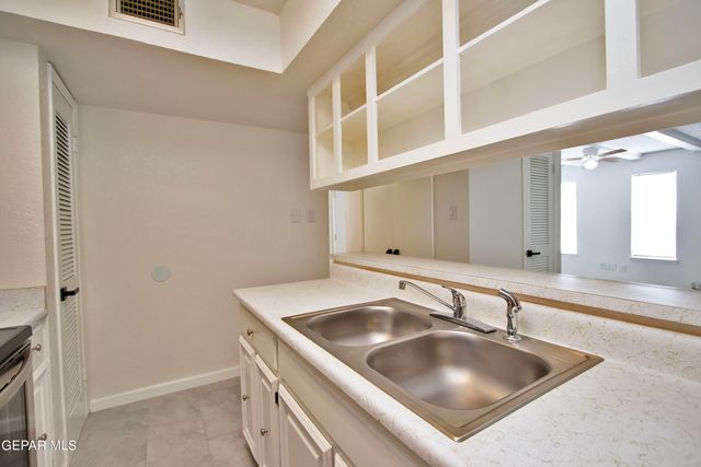 6201 Escondido Drive 13B, El Paso, TX 79912