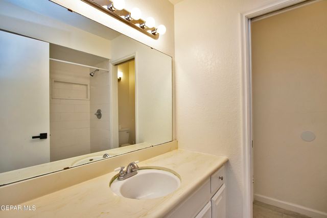 6201 Escondido Drive 13B, El Paso, TX 79912