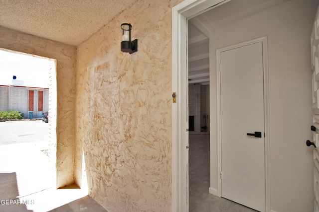 6201 Escondido Drive 13B, El Paso, TX 79912