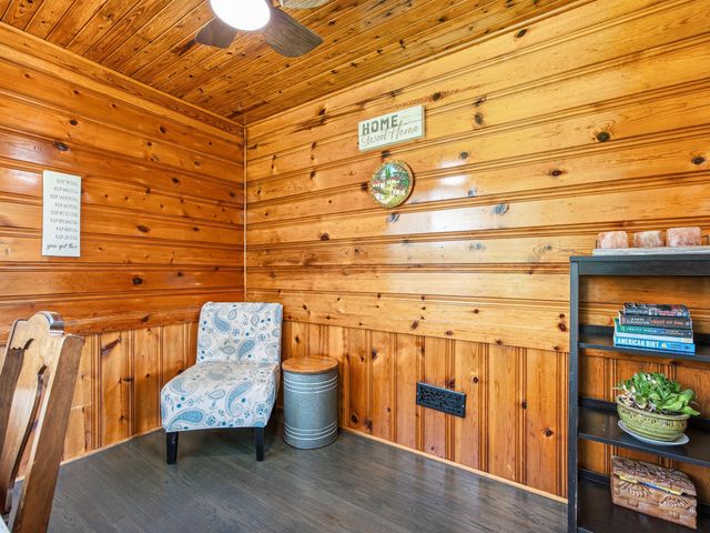 19295 GARNER Avenue, Council Bluffs, IA 51503