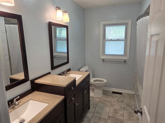 1016 W Blackhawk Drive, Byron, IL 61010