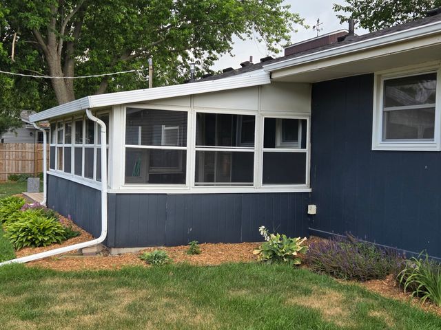 1016 W Blackhawk Drive, Byron, IL 61010