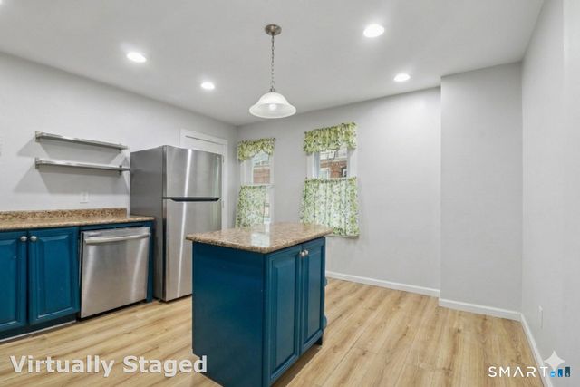 37 Manhan Street, Waterbury, CT 06710