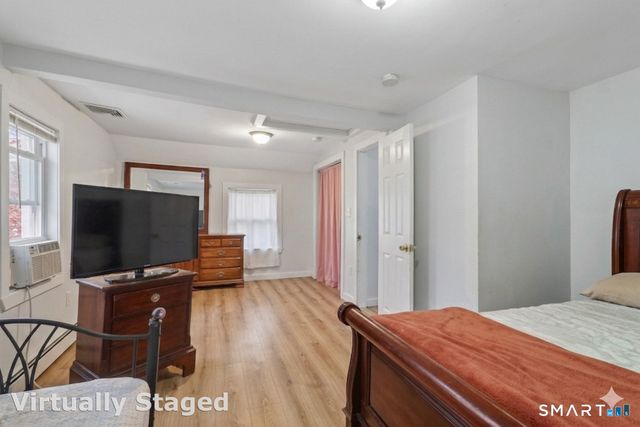 37 Manhan Street, Waterbury, CT 06710