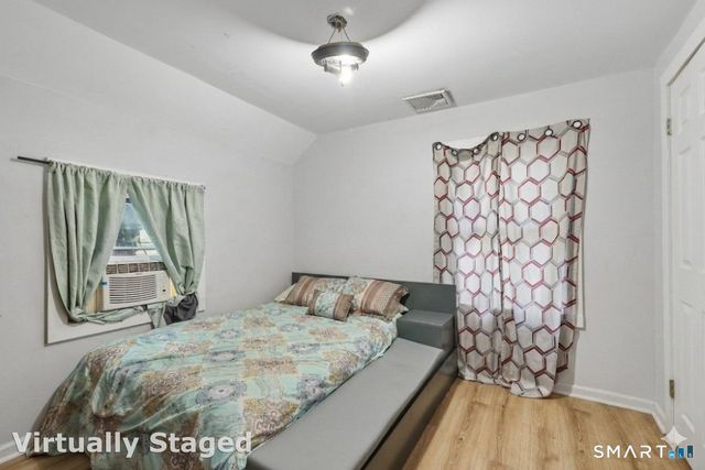 37 Manhan Street, Waterbury, CT 06710