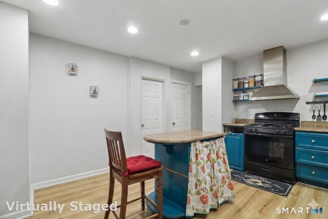 37 Manhan Street, Waterbury, CT 06710