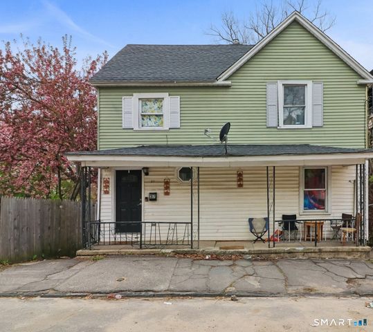 37 Manhan Street, Waterbury, CT 06710