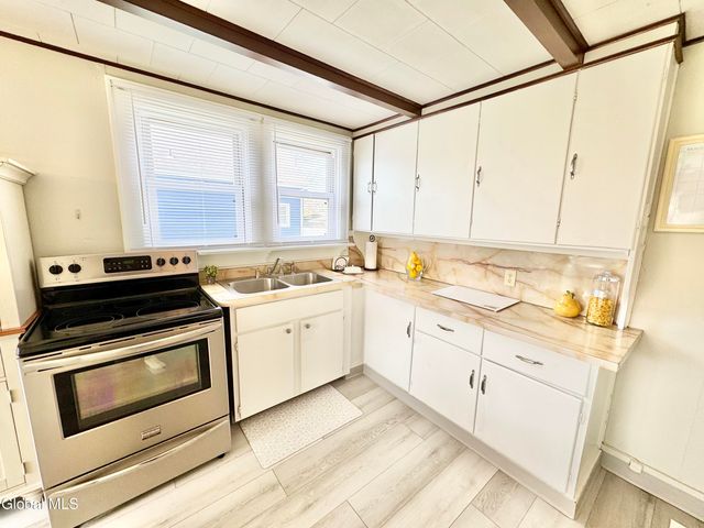 153 Dahlia Street, Rotterdam, NY 12306