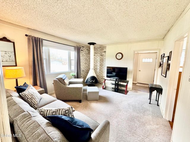 153 Dahlia Street, Rotterdam, NY 12306