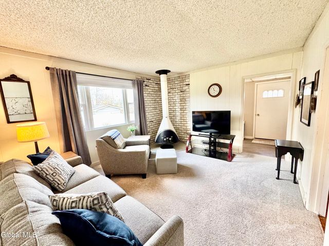 153 Dahlia Street, Rotterdam, NY 12306