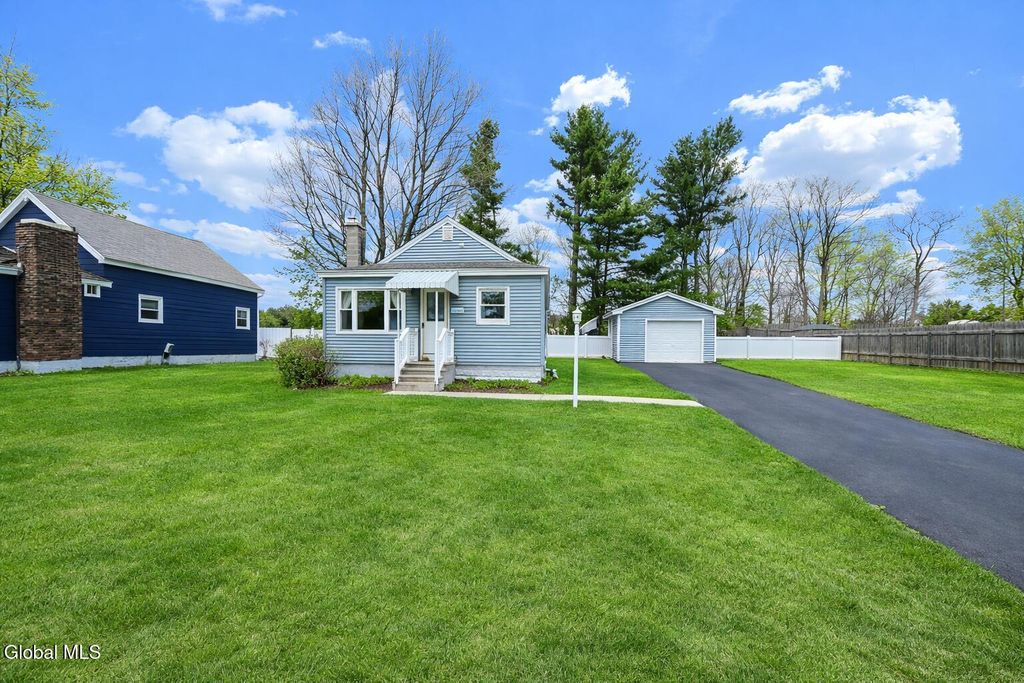 153 Dahlia Street, Rotterdam, NY 12306