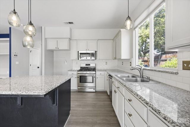 11719 Presidential Road, Bakersfield, CA 93312