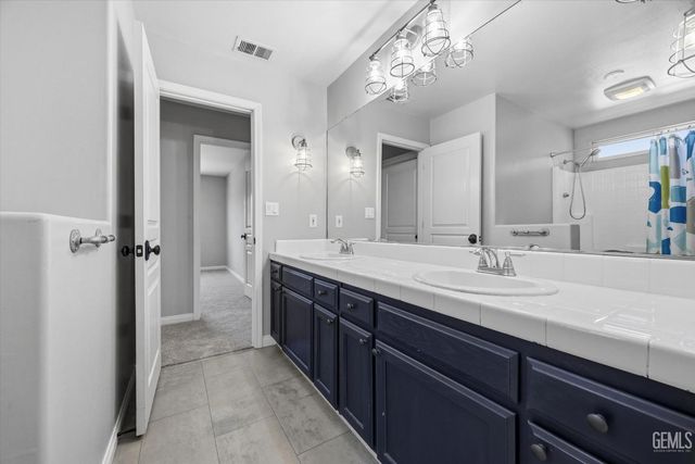 11719 Presidential Road, Bakersfield, CA 93312