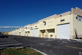 13816 SW 142nd Ave 27, Miami, FL 33186