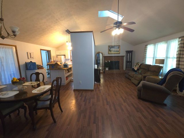 733 CANTERBURY DR, Ruther Glen, VA 22546