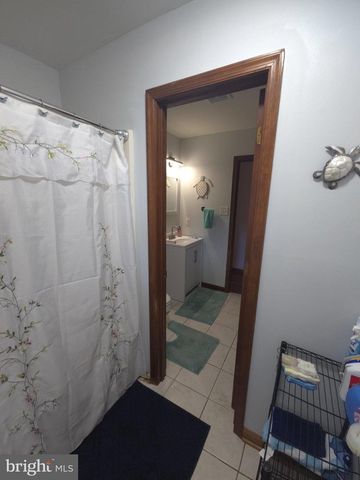 733 CANTERBURY DR, Ruther Glen, VA 22546