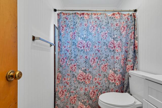 2541 Center Waverly Ave, Redding, CA 96001