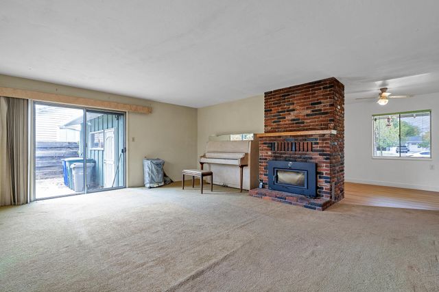 2541 Center Waverly Ave, Redding, CA 96001