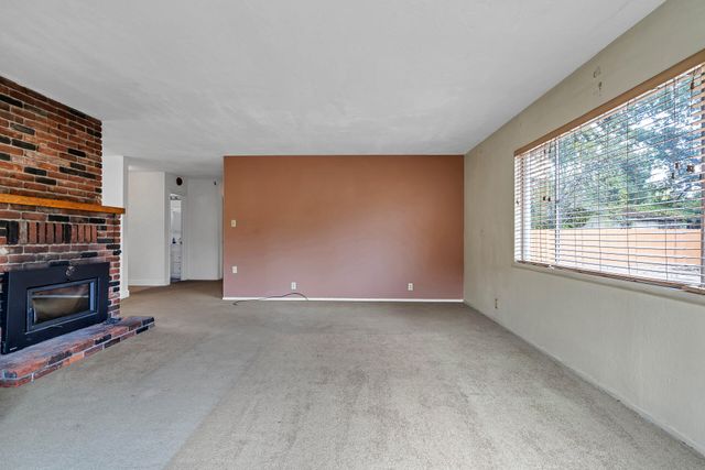 2541 Center Waverly Ave, Redding, CA 96001