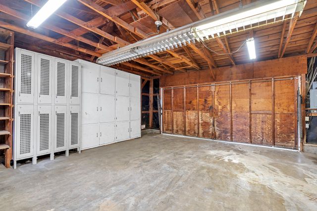 2541 Center Waverly Ave, Redding, CA 96001