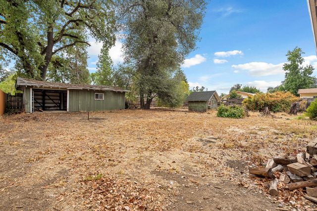 2541 Center Waverly Ave, Redding, CA 96001