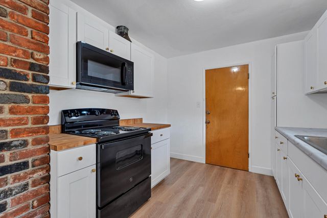 2541 Center Waverly Ave, Redding, CA 96001