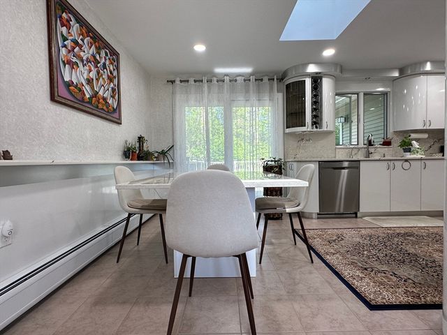 17 Pioneer Drive, Longmeadow, MA 01106