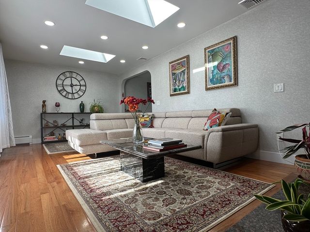 17 Pioneer Drive, Longmeadow, MA 01106
