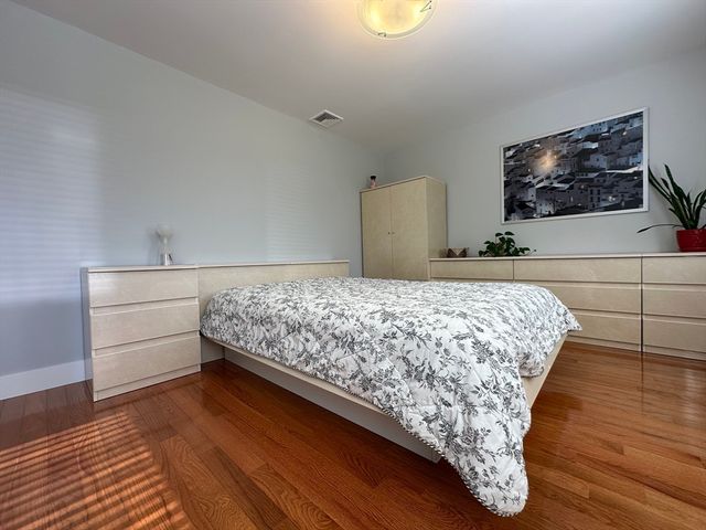 17 Pioneer Drive, Longmeadow, MA 01106