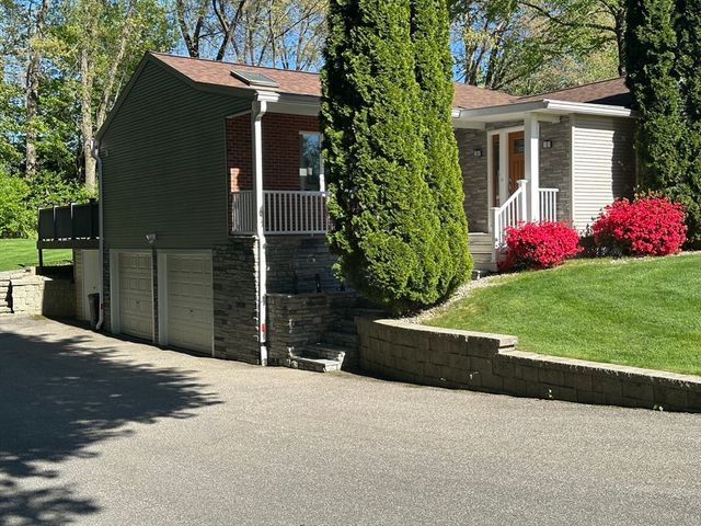 17 Pioneer Drive, Longmeadow, MA 01106