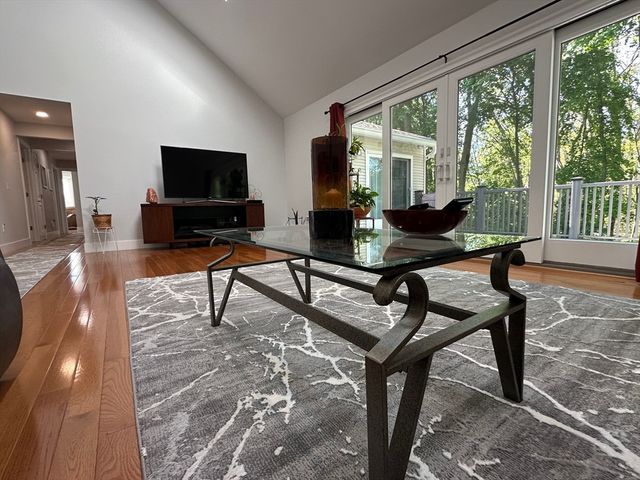 17 Pioneer Drive, Longmeadow, MA 01106