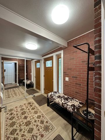17 Pioneer Drive, Longmeadow, MA 01106