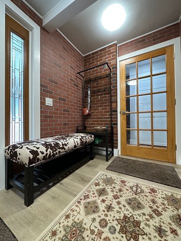 17 Pioneer Drive, Longmeadow, MA 01106