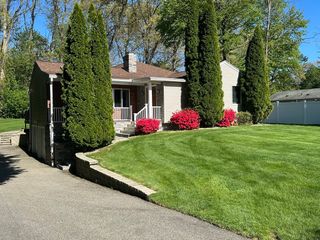 17 Pioneer Drive, Longmeadow, MA 01106