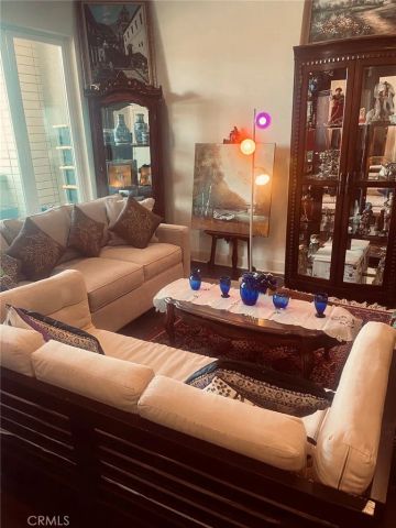 300 E 4th 124, Long Beach, CA 90802