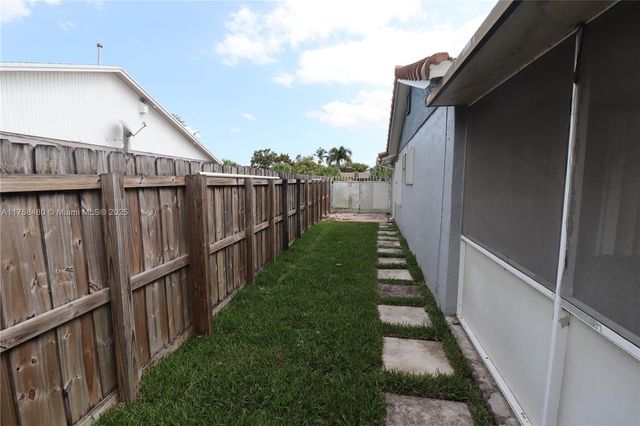 5250 SW 133rd Ave, Miami, FL 33175