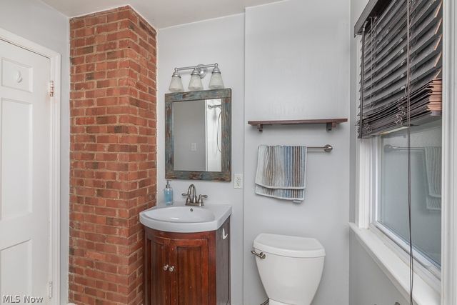 8324 Chesterfield Avenue, Parma, OH 44129