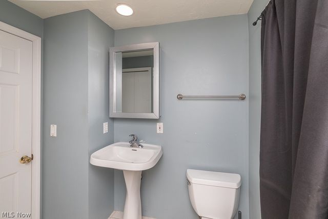 8324 Chesterfield Avenue, Parma, OH 44129