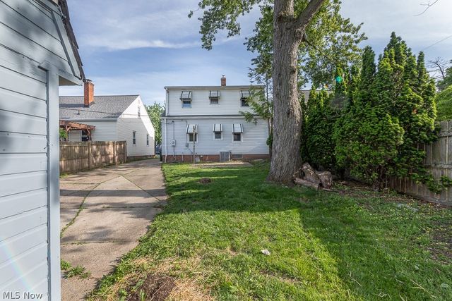 8324 Chesterfield Avenue, Parma, OH 44129