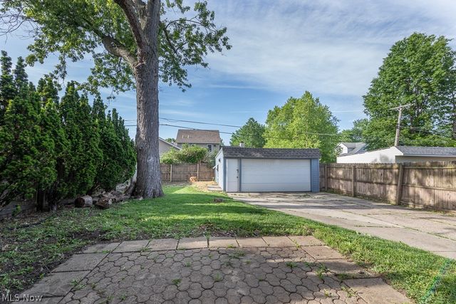 8324 Chesterfield Avenue, Parma, OH 44129