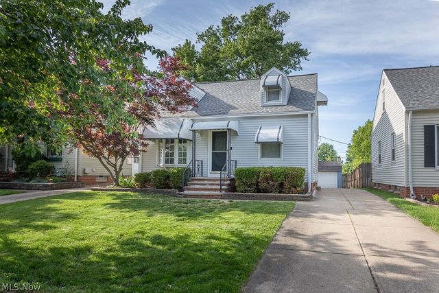 8324 Chesterfield Avenue, Parma, OH 44129