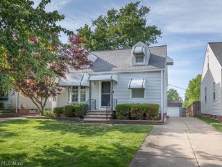 8324 Chesterfield Avenue, Parma, OH 44129