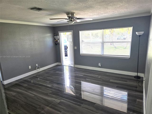 2190 NE 1st Ln, Boynton Beach, FL 33435