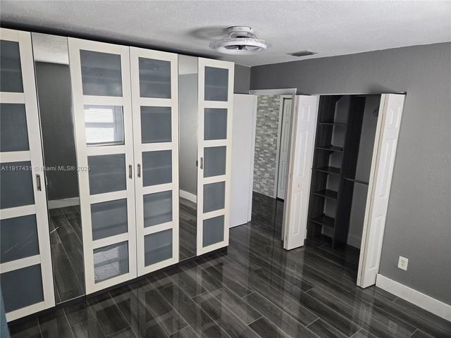 2190 NE 1st Ln, Boynton Beach, FL 33435